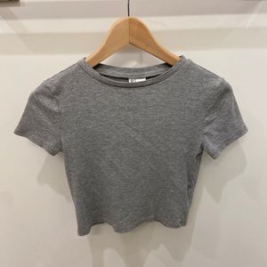 H & M divided grey ribbed crop top!